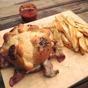 pan de muerto de hamburguesa