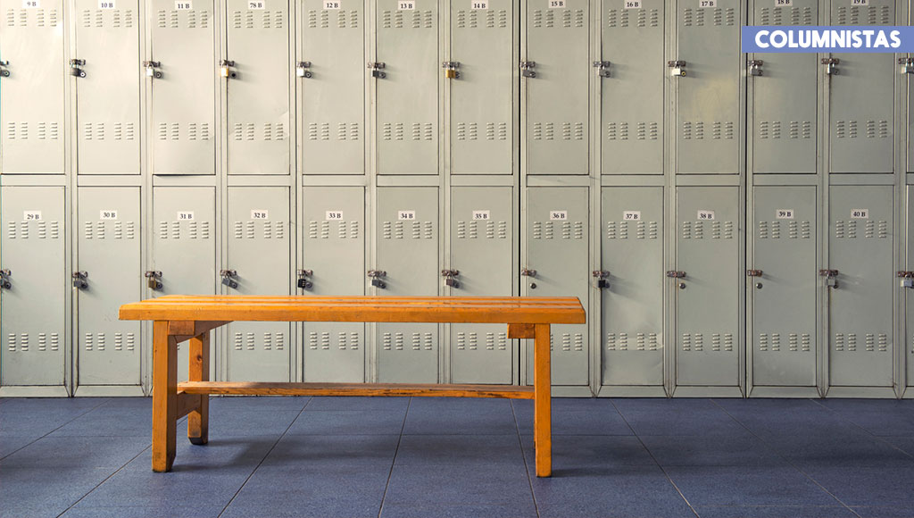 Cosas que no debes hacer en el vestidor del gym