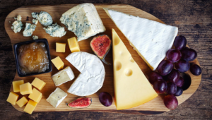 ¡El queso puede ser tan adictivo como las drogas!