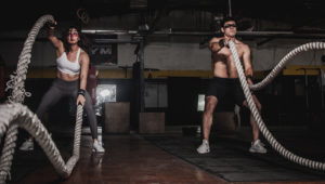 Pros y contras de entrenar en pareja