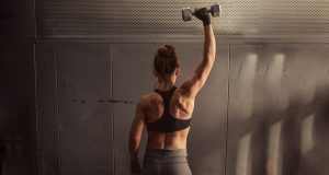 ejercicios para brazo y hombro que debes hacer en el gym