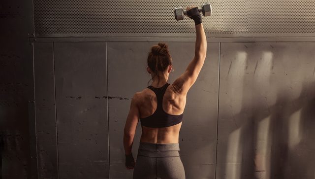 ejercicios para brazo y hombro que debes hacer en el gym
