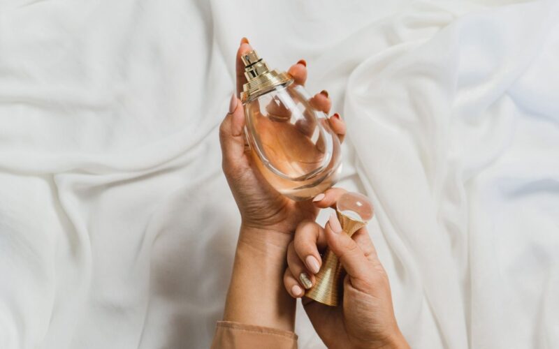 El olor de la felicidad: ¿Cómo influye el perfume en tu estado de ánimo?