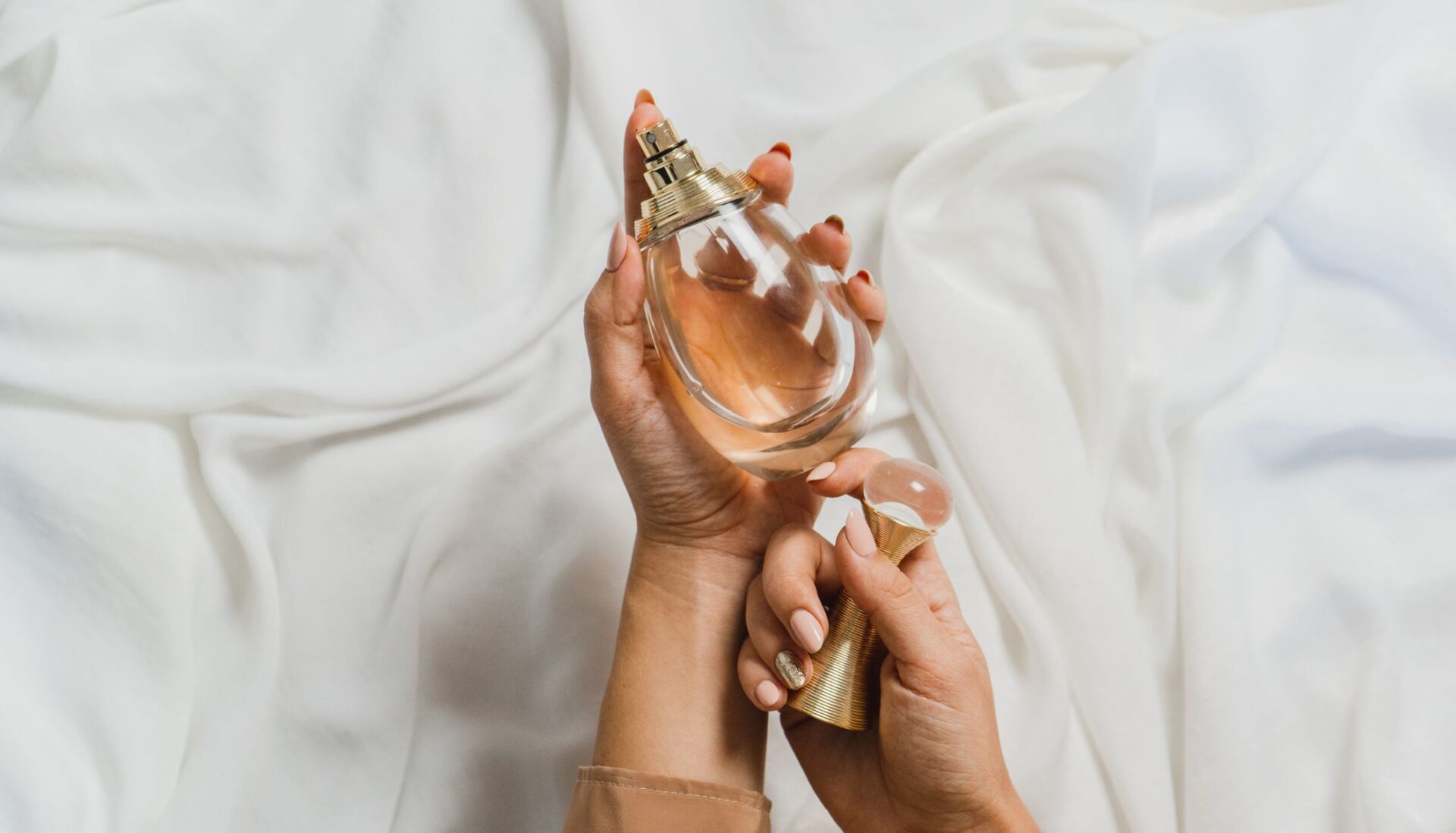 El olor de la felicidad: ¿Cómo influye el perfume en tu estado de ánimo?