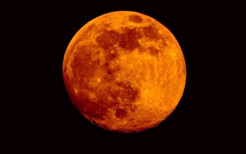 ¿Cómo te afectará la Luna llena de Esturión de agosto 2025?