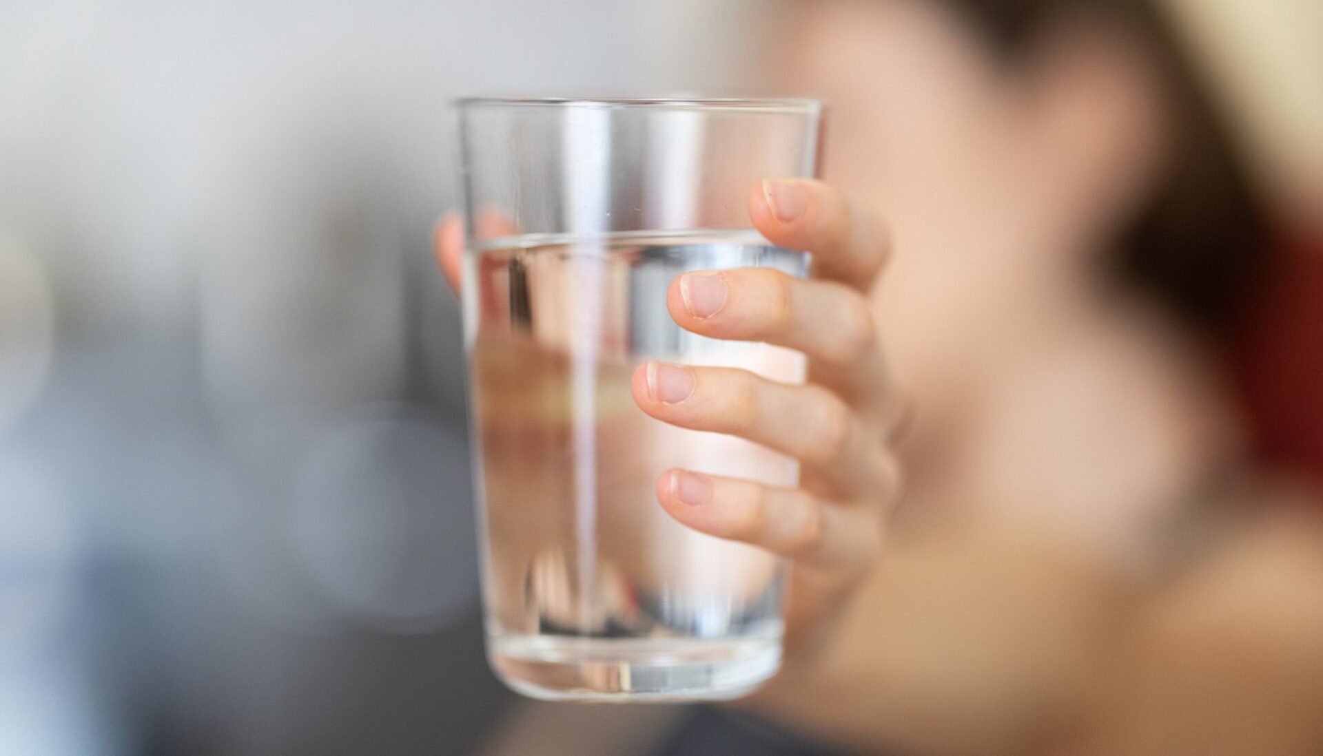 ¿Qué pasa si tomas mucha agua? Todo sobre la adicción al agua: Potomanía