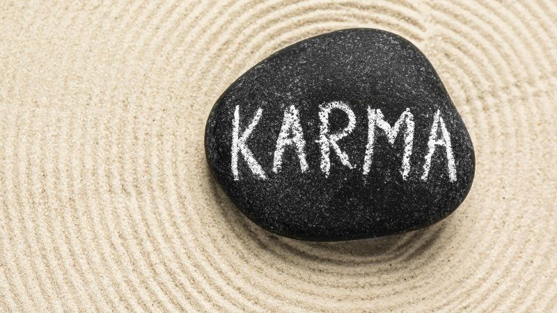 ¿Existe en el karma? Señales de que lo estás pagando