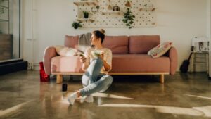 ¿Por qué son más felices las mujeres que viven solas?