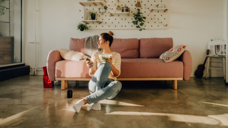 ¿Por qué son más felices las mujeres que viven solas?