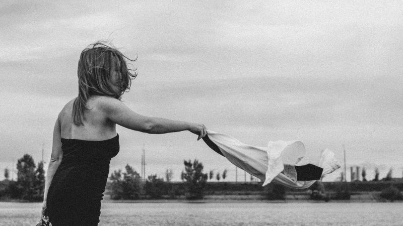 ¿Tienes el síndrome de la vida paralela? Esto está llevando al traste tu relación